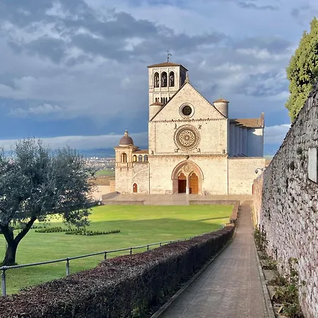 Сasa de vacaciones La Gemma Del Subasio Nel Castello Di Collepino - *