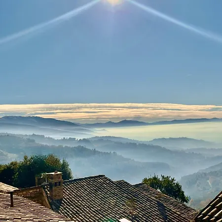 La Gemma Del Subasio Nel Castello Di Collepino - *