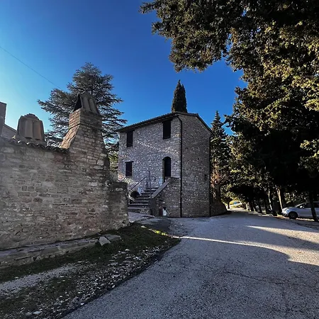La Gemma Del Subasio Nel Castello Di - Spello * Collepino