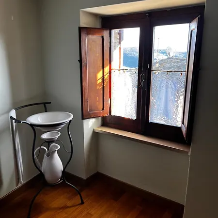 La Gemma Del Subasio Nel Castello Di - Spello Collepino