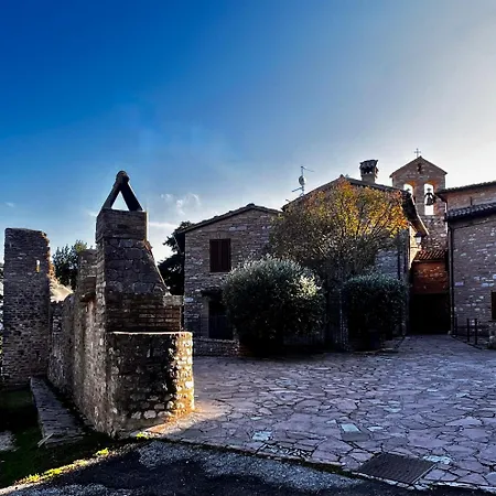 La Gemma Del Subasio Nel Castello Di - Spello