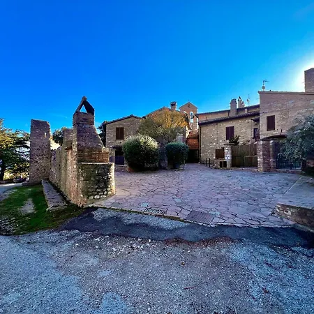 La Gemma Del Subasio Nel Castello Di Collepino - Сasa de vacaciones Spello