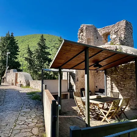 La Gemma Del Subasio Nel Castello Di - Spello * Collepino