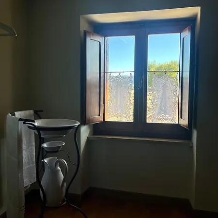 La Gemma Del Subasio Nel Castello Di - Spello Collepino